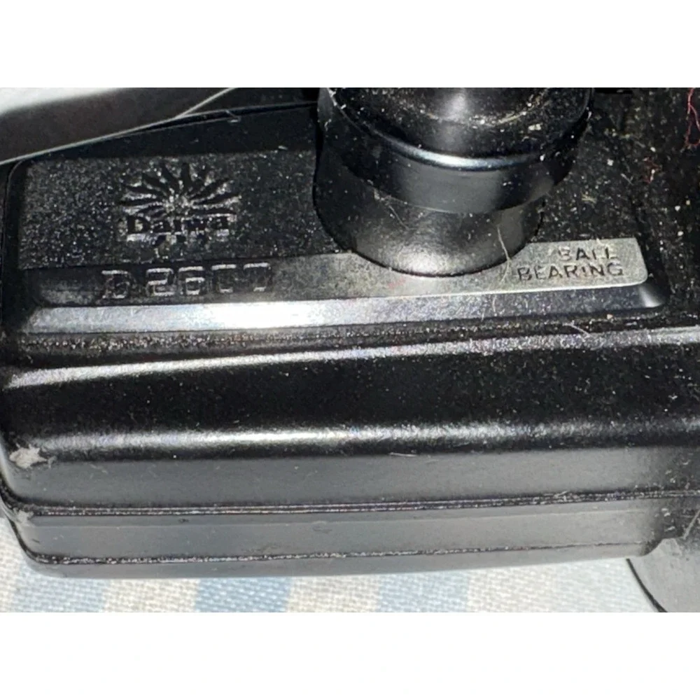 VINTAGE DAIWA D2600 BALL BEARING SPINNING REEL Black